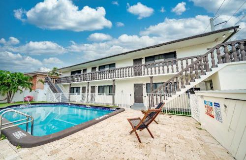 Imperial Point Apartment | Beachy & Boho Apartment for 6 with Pool and Pet-Friendly Perks