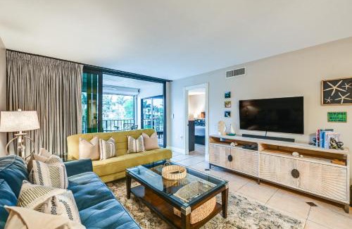 Marco Island Apartment | Beautiful Marco Island Condo with Oceanfront Pool Access