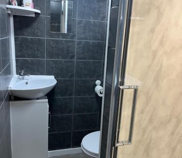 Warden Ski Chalet | Beachy Vibes and Chill Times 2 bed chalet in Leysdown