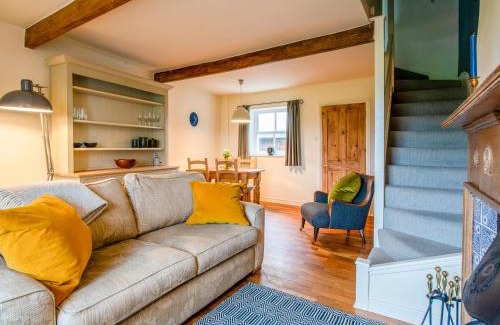 Addingham House | Beacon Cottage: Guest Rated 9.4, Pet and Child Friendly