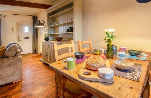 Addingham House | Beacon Cottage: Guest Rated 9.4, Pet and Child Friendly