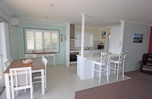 Coffs Harbour Apartment | Top-Rated Beacon Heights Coffs Jetty with Oceanfront Views