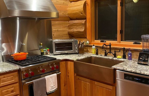 Bandon Cabin | BEAGHAN ESTATE: Steps from Bandon Dunes with Ocean Views