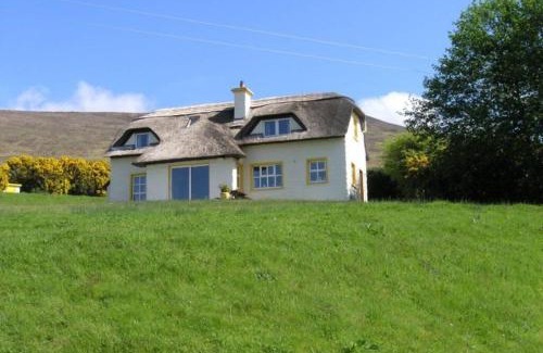 Glenbeigh House | Experience Comfort at Beal alha na Gaoithe - 4 Star Stay