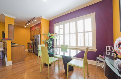 South Main Historic District House | Spacious Retreat Near Beale: 9 Beds & Family-Friendly Amenities