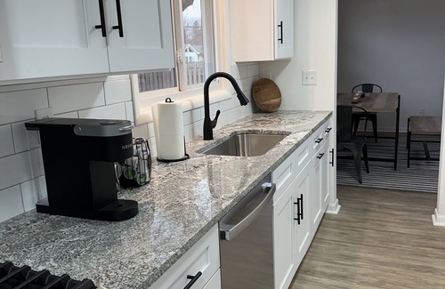 Mentor House | Inviting Mentor Bungalow with Central Location & Pet-Friendly