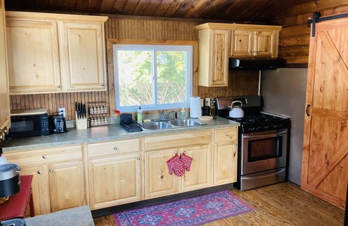 Athens Cabin | Bean’s Place: Cozy Ridge Top Cabin Near Ohio University