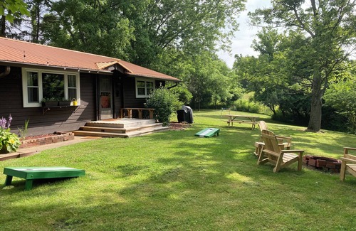 Athens Cabin | Bean’s Place: Cozy Ridge Top Cabin Near Ohio University