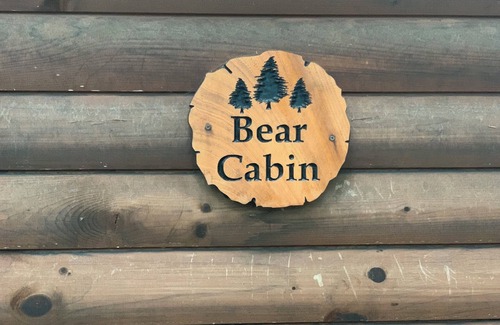 Wilmington Cabin | Cozy Bear Cabin at Adirondack Wildlife Refuge - Pet Friendly