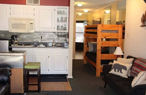 Ruidoso Condo | Perfect Getaway at Bear Canyon Condo #129 with Spa & Kitchen