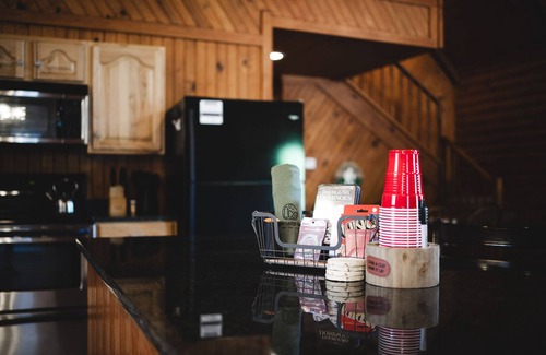 Amity House | Inviting Bear Claw Cabin at Timber Lodge Ranch Retreat