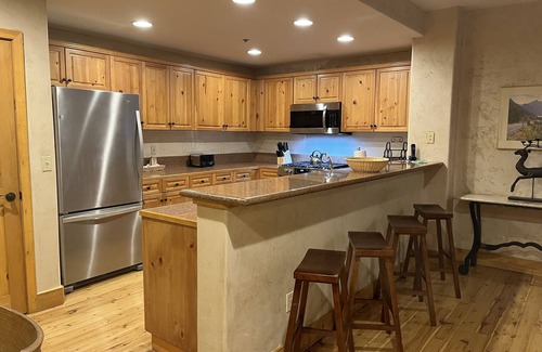 Mountain Village Condo | Bear Creek Lodge 107: Family-Friendly Condo with Pool