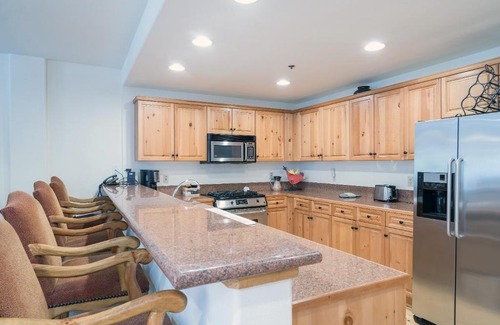 Mountain Village Apartment | Charming Bear Creek Lodge 110: Family-Friendly Retreat