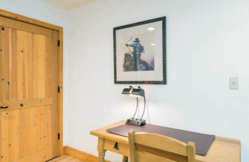 Mountain Village Apartment | Charming Bear Creek Lodge 110: Family-Friendly Retreat