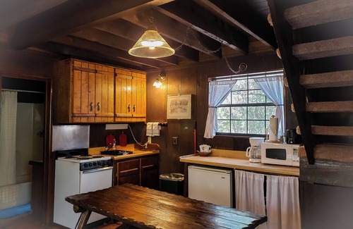 Pinos Altos Hotel | Cozy Bear Creek Motel and Cabins with Spa & Family Amenities
