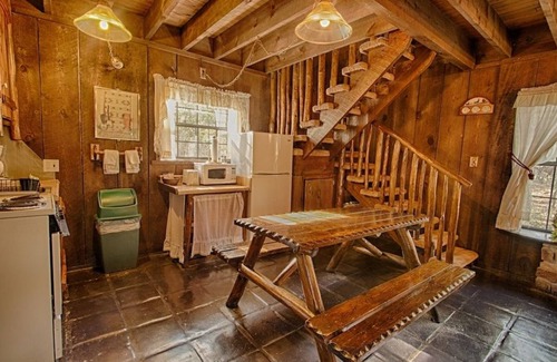 Pinos Altos Hotel | Cozy Bear Creek Motel and Cabins with Spa & Family Amenities