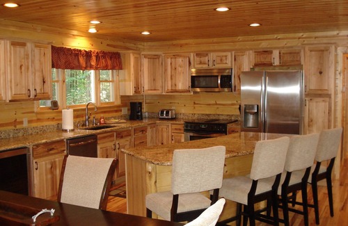 Shenandoah Cabin | Bear Crossing: Premier Mountain Getaway with Pool & Spa