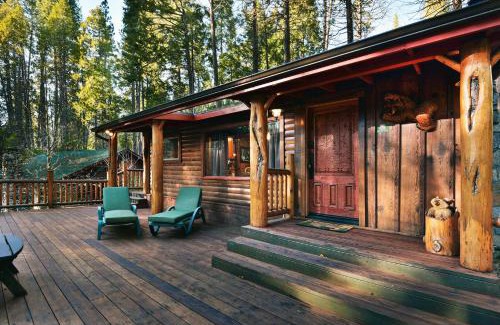 North Wawona Villa | Bear Foot Pines: Pet-Friendly Retreat with 10/10 Rating