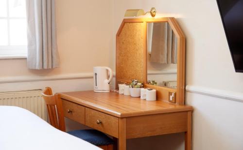 Havant Hotel | Pet-Friendly Bear Hotel with Restaurant & Breakfast Options