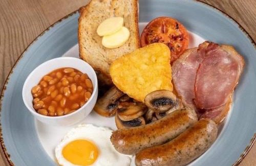 Havant Hotel | Pet-Friendly Bear Hotel with Restaurant & Breakfast Options