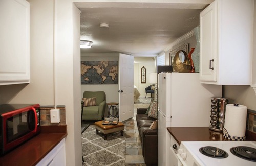 St. Elmo Improvement League Apartment | Unforgettable Bear House 1890: Stinson Suite & Outdoor Fun