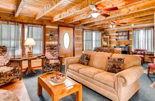 Wears Valley Cabin | Bear Hug Too 2 Bedroom Cabin by Redawning