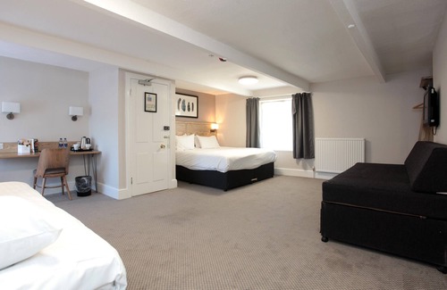 Street Hotel | Discover Bear Inn, Somerset: Family-Friendly 4-Star Stay