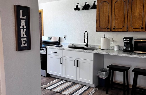 Paris Apartment | Ideal Family Retreat Near Garden City and North Beach