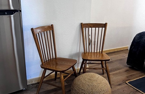 Paris Apartment | Ideal Family Retreat Near Garden City and North Beach