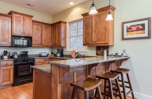 Bear Lake Reserve Condo | Discover Summer Bear Lake's Best Pet-Friendly Getaway!
