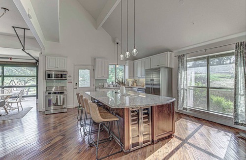 Pedernales Canyon Ranch House | Bear Moon Ranch | Hot Tub, Pool, Pickleball
