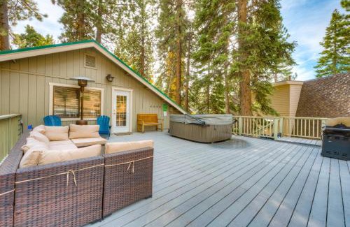 Incline Village House | Bear & Moose Manor: Family-Friendly Retreat with Hot Tub