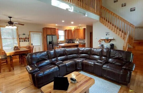 Unaka Cabin | Bear Paw Resort: Family-Friendly Retreat with Great Amenities