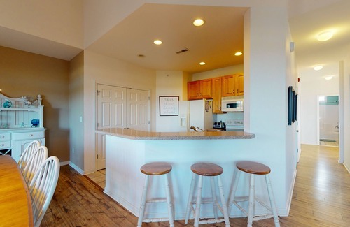 Ocean View Condo | Inviting Bear Trap Dunes Lakefront Condo with Pool Access