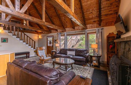 Fleetwood House | Discover Bear Valley: Family and Pet-Friendly Retreat
