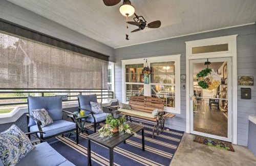 Waco House | Inviting Waco Bearadise Bungalow Near Magnolia Market