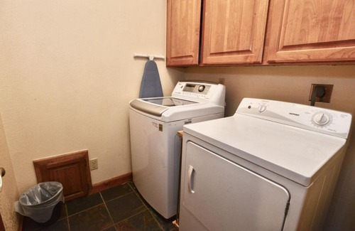 McCall House | Bearadise by Casago McCall: 10/10 Rated, Pet Friendly Retreat