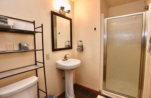 McCall House | Bearadise by Casago McCall: 10/10 Rated, Pet Friendly Retreat