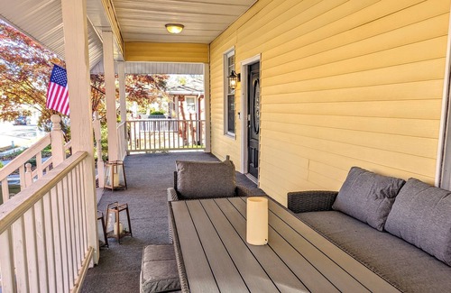 Hendersonville House | Bearcat Bungalow: Downtown Retreat with Pet-Friendly Perks