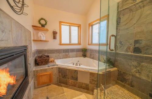 Big Bear Lake House | Bearfoot Bungalow - Ideal Retreat Near National Forest