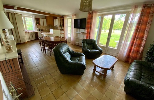 Lahontan House | Scenic Béarnaise House with Lake & Ocean Views!