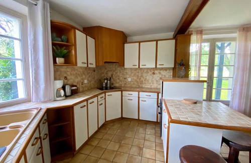 Lahontan House | Scenic Béarnaise House with Lake & Ocean Views!