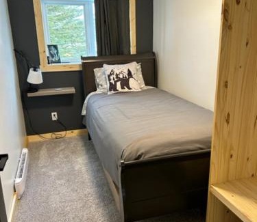 Churchill House | Top-Rated Bears Den Guest House II with Kitchen Amenities