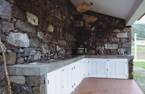 Horta RV Rental | Bearsu Nature Almoxarife: Oceanfront Retreat with Spa Amenities