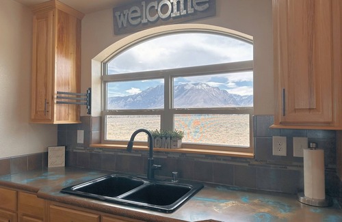 Clark House | Beartooth Retreat: Epic Mountain Views near Cody and Red Lodge