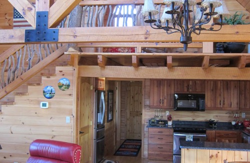 Skyland Cabin | Discover Bearwallow Den: Mountain Cabin Near Asheville