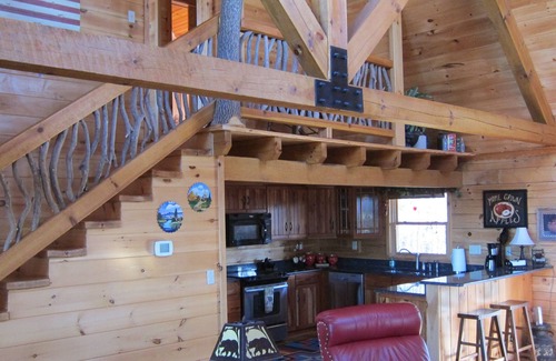 Skyland Cabin | Discover Bearwallow Den: Mountain Cabin Near Asheville