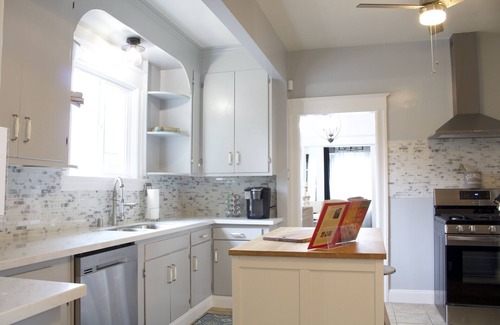 Upper Telegraph House | Perfect Back to School Retreat in North Oakland Home