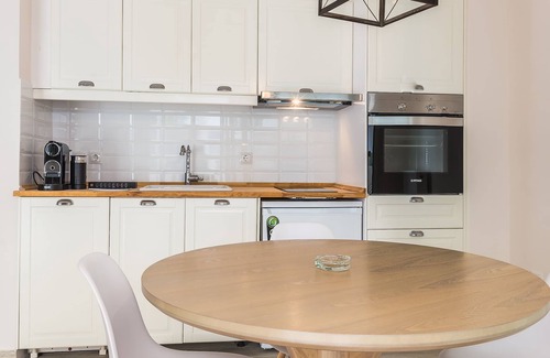 Athens City Centre Apartment | Trendy BeAthenian Apartment with Private Terrace Awaits