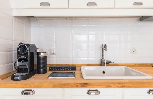 Athens City Centre Apartment | Trendy BeAthenian Apartment with Private Terrace Awaits